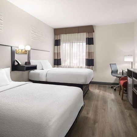 Hotel Ramada By Wyndham Locust Grove Esterno foto