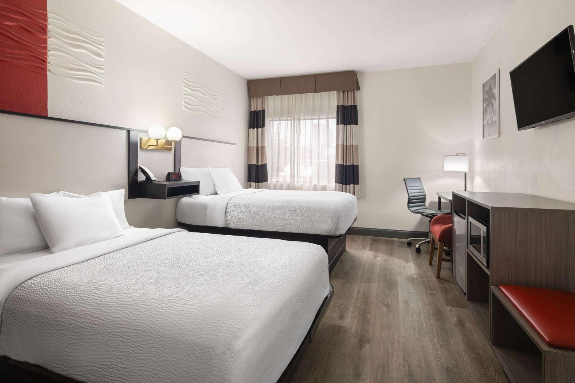 Hotel Ramada By Wyndham Locust Grove Esterno foto