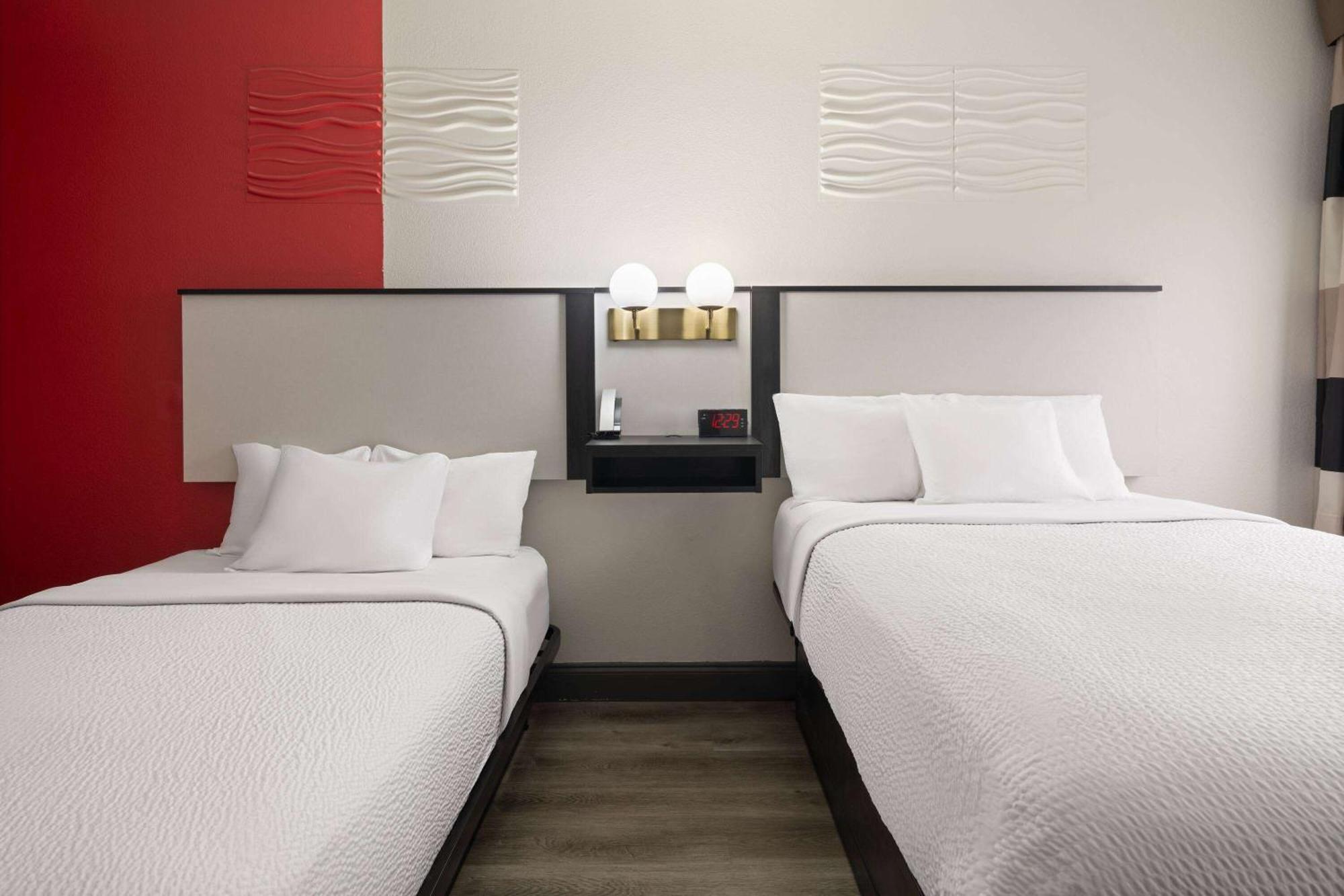 Hotel Ramada By Wyndham Locust Grove Esterno foto