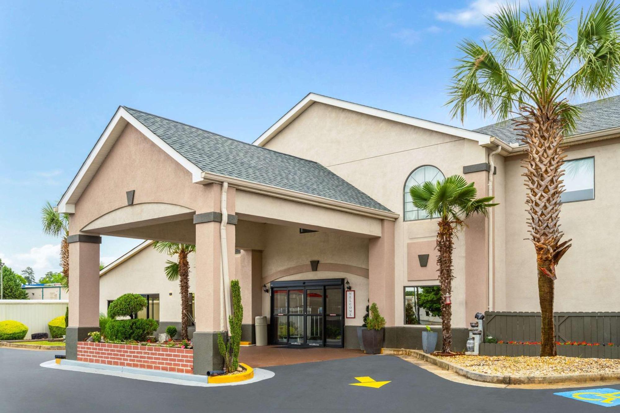 Hotel Ramada By Wyndham Locust Grove Esterno foto